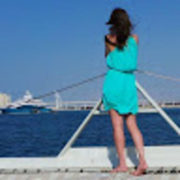 Meet your Posher, Laura - Picture 1 of 1